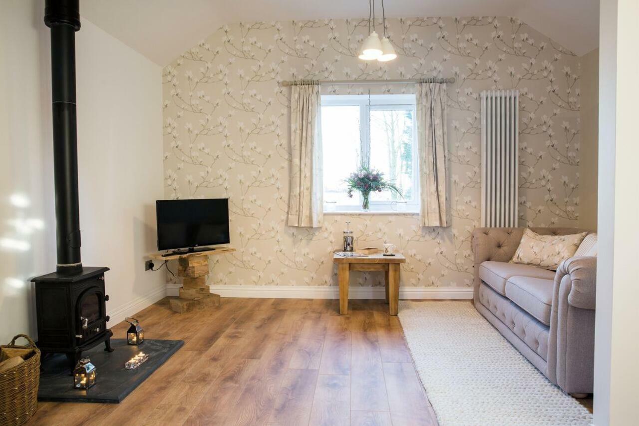 Thrush Nest - Wren Sleeps 4, 2 Bedrooms & Stable Sleeps 2, 1 Bedroom * York